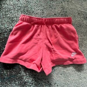 Nike Sportswear Club Fleece
Women's Mid-Rise Shorts